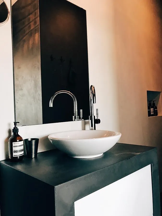 Avliving City Room Basilea Bed and breakfast